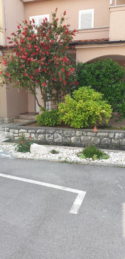 Apartments Ivanovski Rab Town Exterior photo