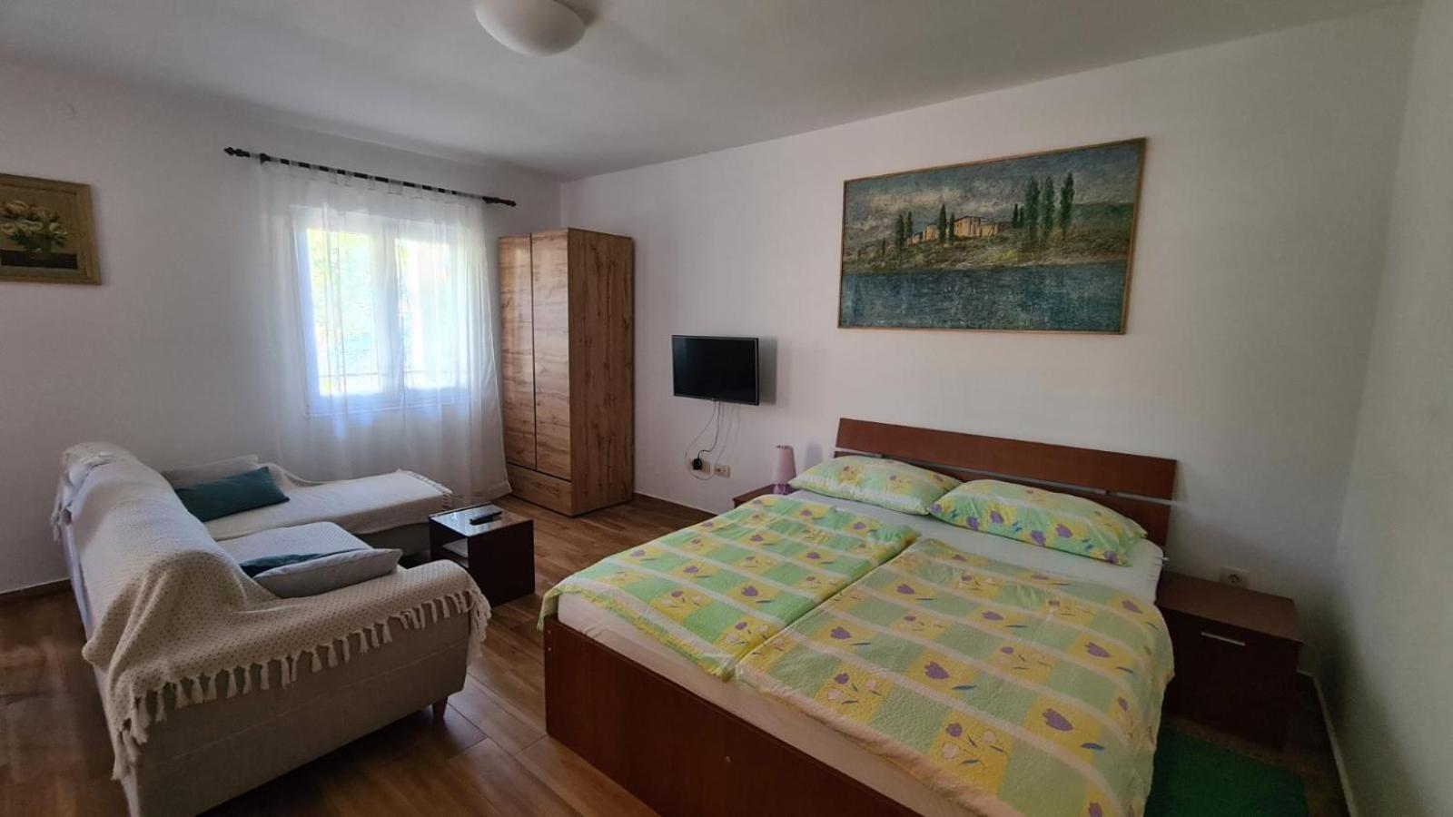 Apartments Ivanovski Rab Town Exterior photo